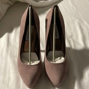 Steve Madden Darrina blush sued stiletto heels